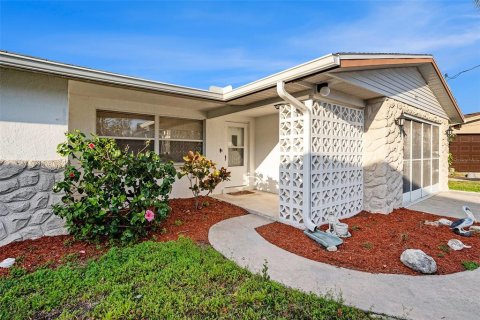 Casa en venta en Port Richey, Florida, 2 dormitorios, 120.4 m2 № 1615215 - foto 3