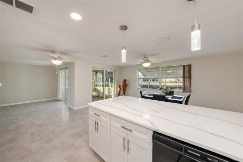 Casa en venta en Port Richey, Florida, 2 dormitorios, 120.4 m2 № 1615215 - foto 15