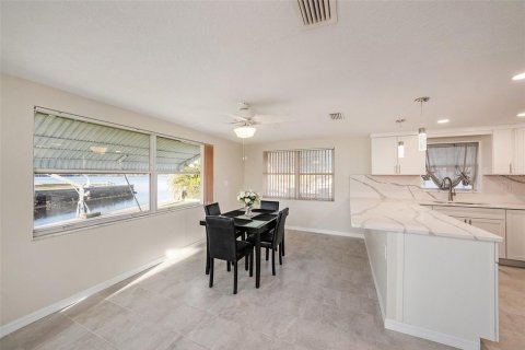 Casa en venta en Port Richey, Florida, 2 dormitorios, 120.4 m2 № 1615215 - foto 10