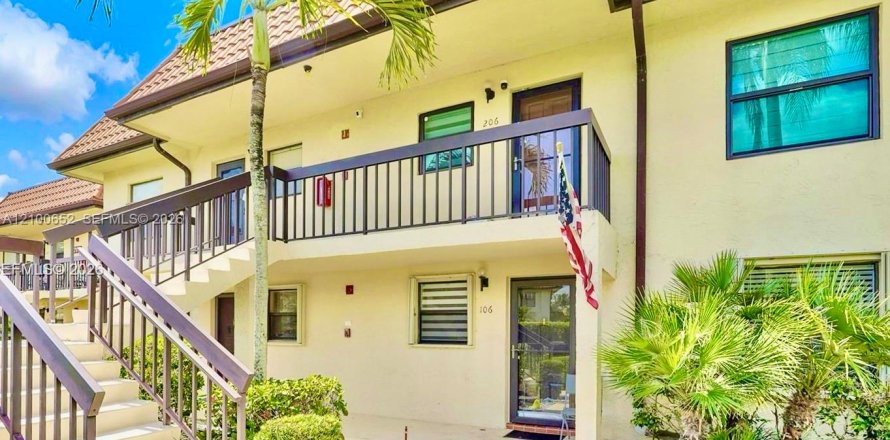 Condo in Lake Worth, Florida, 2 bedrooms  № 2402398
