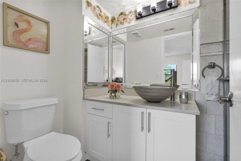 Condo in Lake Worth, Florida, 2 bedrooms  № 2402398 - photo 20