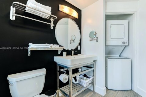 Copropriété à vendre à Miami, Floride: 1 chambre, 70.7 m2 № 2384744 - photo 9