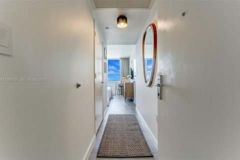 Copropriété à vendre à Miami, Floride: 1 chambre, 70.7 m2 № 2384744 - photo 7