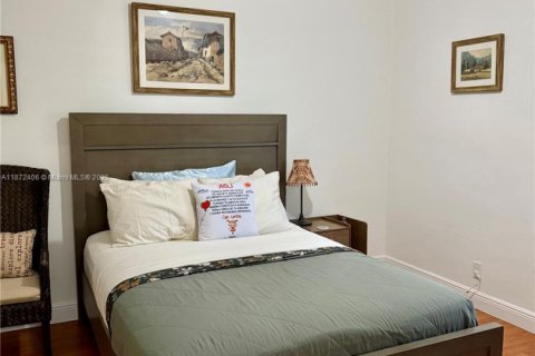 Снять в аренду виллу или дом в Майами, Флорида 4 спальни, 223.43м2, № 1920492 - фото 11