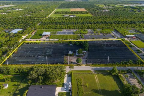 Propiedad comercial en venta en Homestead, Florida № 2154347 - foto 9