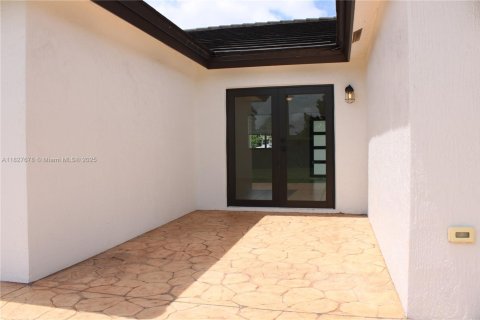 House in Homestead, Florida 3 bedrooms, 117.06 sq.m. № 1826061 - photo 13