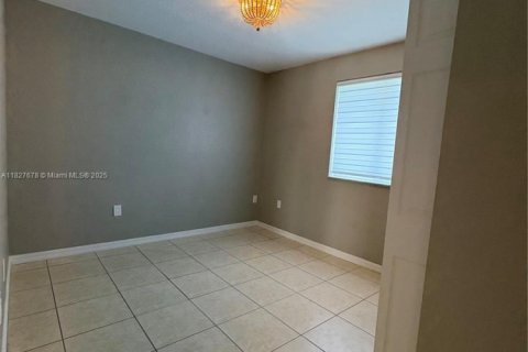House in Homestead, Florida 3 bedrooms, 117.06 sq.m. № 1826061 - photo 26