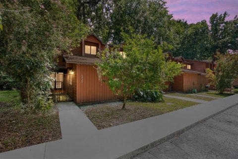 Touwnhouse à vendre à Gainesville, Floride: 2 chambres, 102.75 m2 № 1853823 - photo 1