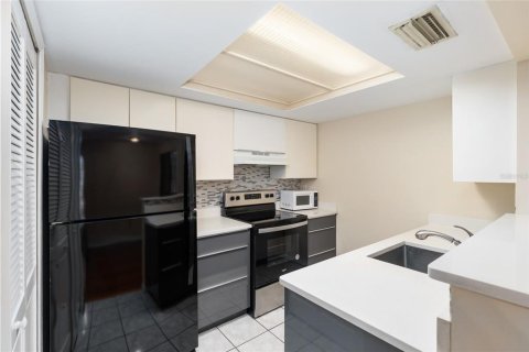 Touwnhouse à vendre à Gainesville, Floride: 2 chambres, 102.75 m2 № 1853823 - photo 6