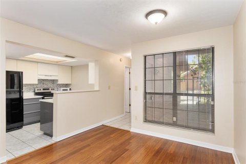 Touwnhouse à vendre à Gainesville, Floride: 2 chambres, 102.75 m2 № 1853823 - photo 4