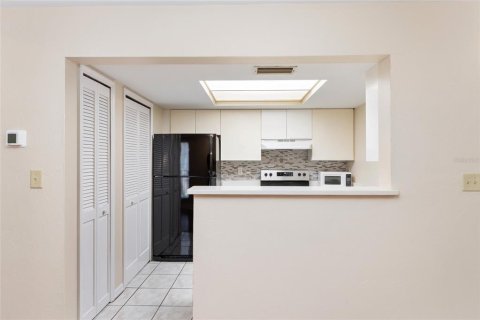 Touwnhouse à vendre à Gainesville, Floride: 2 chambres, 102.75 m2 № 1853823 - photo 5