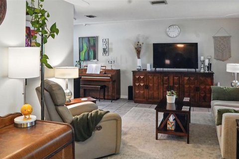 Casa en venta en Orlando, Florida, 3 dormitorios, 124.02 m2 № 1907773 - foto 3