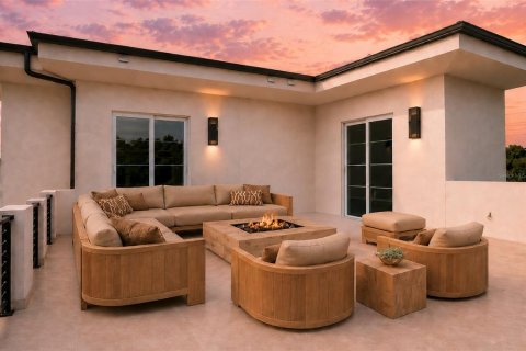 House in Lake Mary, Florida 5 bedrooms, 475.38 sq.m. № 2233773 - photo 17