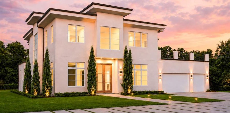 House in Lake Mary, Florida 5 bedrooms, 475.38 sq.m. № 2233773
