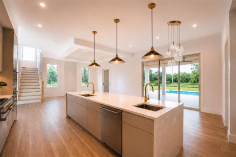 House in Lake Mary, Florida 5 bedrooms, 475.38 sq.m. № 2233773 - photo 6