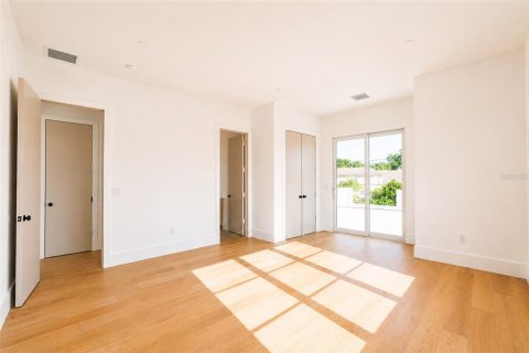 House in Lake Mary, Florida 5 bedrooms, 475.38 sq.m. № 2233773 - photo 27