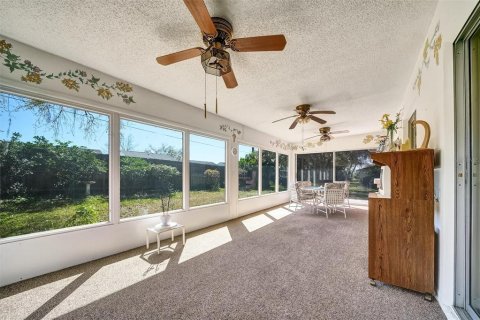 House in Port Richey, Florida 2 bedrooms, 118.36 sq.m. № 1717987 - photo 3