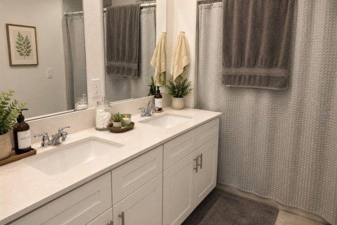 House in Kissimmee, Florida 3 bedrooms, 134.8 sq.m. № 2229932 - photo 11