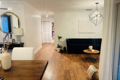 Villa ou maison à vendre à Miami, Floride: 3 chambres, 105.91 m2 № 1923243 - photo 6