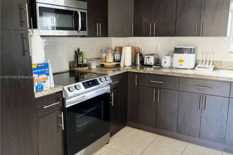 Villa ou maison à vendre à Miami, Floride: 3 chambres, 105.91 m2 № 1923243 - photo 14