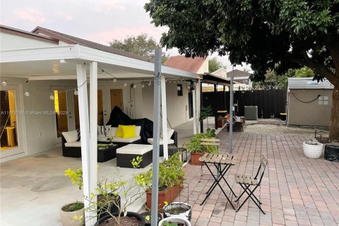 Villa ou maison à vendre à Miami, Floride: 3 chambres, 105.91 m2 № 1923243 - photo 16