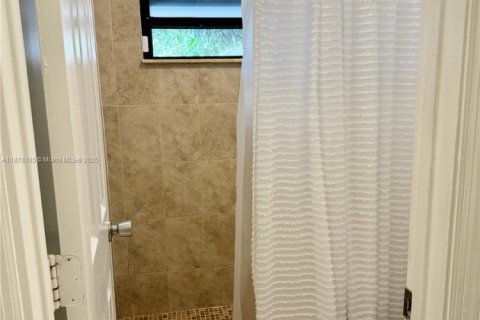 Villa ou maison à vendre à Miami, Floride: 3 chambres, 105.91 m2 № 1923243 - photo 13