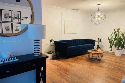 Villa ou maison à vendre à Miami, Floride: 3 chambres, 105.91 m2 № 1923243 - photo 4