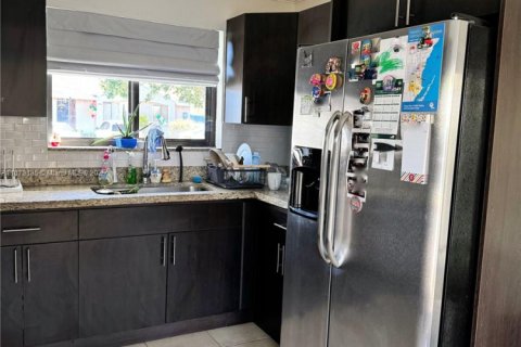 Villa ou maison à vendre à Miami, Floride: 3 chambres, 105.91 m2 № 1923243 - photo 15