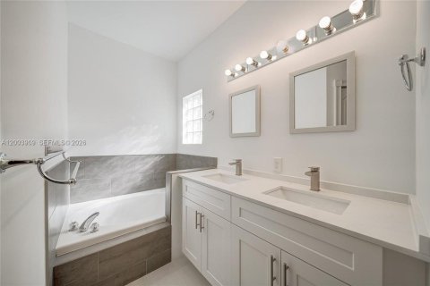 Villa ou maison à vendre à Doral, Floride: 3 chambres, 153.66 m2 № 2069372 - photo 20