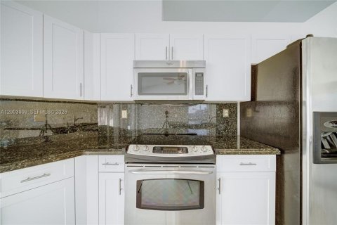 Villa ou maison à vendre à Doral, Floride: 3 chambres, 153.66 m2 № 2069372 - photo 11