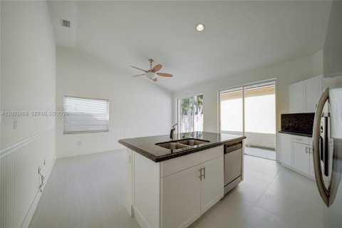 Villa ou maison à vendre à Doral, Floride: 3 chambres, 153.66 m2 № 2069372 - photo 7