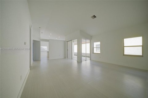 Villa ou maison à vendre à Doral, Floride: 3 chambres, 153.66 m2 № 2069372 - photo 4