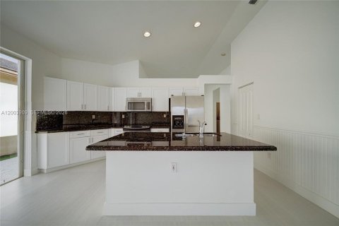 Villa ou maison à vendre à Doral, Floride: 3 chambres, 153.66 m2 № 2069372 - photo 9