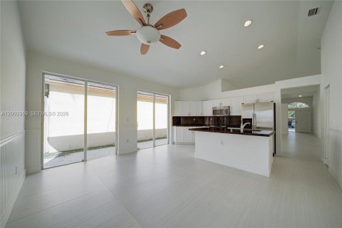 Villa ou maison à vendre à Doral, Floride: 3 chambres, 153.66 m2 № 2069372 - photo 8