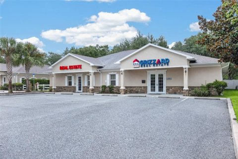 Immobilier commercial à Lady Lake, Floride 425.68 m2 № 2309041