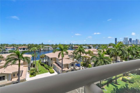 Condominio en Aventura, Florida, 3 dormitorios  № 2050526
