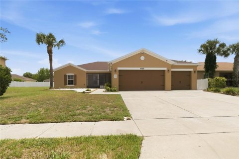 House in Kissimmee, Florida 4 bedrooms, 202.9 sq.m. № 2207136 - photo 2