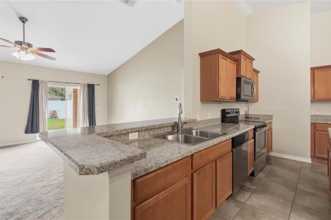 House in Kissimmee, Florida 4 bedrooms, 202.9 sq.m. № 2207136 - photo 17
