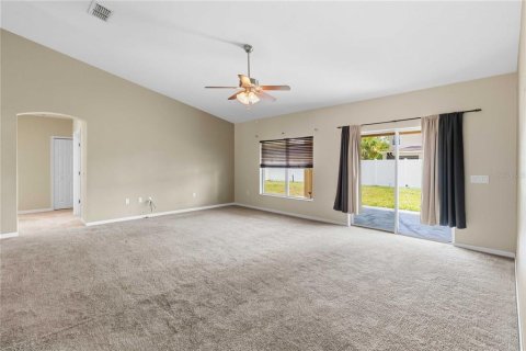 House in Kissimmee, Florida 4 bedrooms, 202.9 sq.m. № 2207136 - photo 8