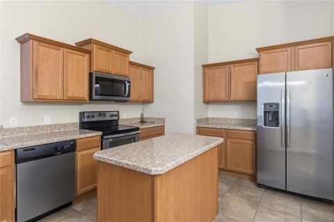House in Kissimmee, Florida 4 bedrooms, 202.9 sq.m. № 2207136 - photo 14