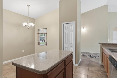 House in Kissimmee, Florida 4 bedrooms, 202.9 sq.m. № 2207136 - photo 15