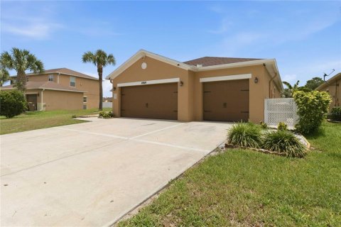 House in Kissimmee, Florida 4 bedrooms, 202.9 sq.m. № 2207136 - photo 5
