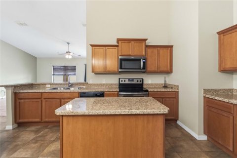 House in Kissimmee, Florida 4 bedrooms, 202.9 sq.m. № 2207136 - photo 12