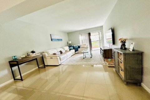 Condo in Boca Raton, Florida, 2 bedrooms № 2146154 - photo 3