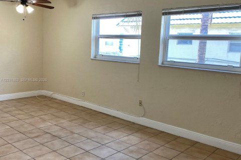 Copropriété à louer à Oakland Park, Floride: 2 chambres, 69.68 m2 № 2183259 - photo 7
