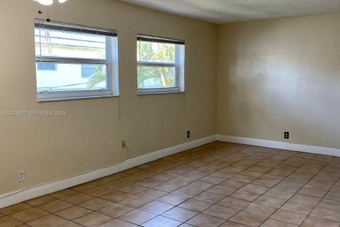 Copropriété à louer à Oakland Park, Floride: 2 chambres, 69.68 m2 № 2183259 - photo 2