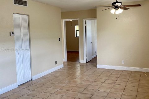 Copropriété à louer à Oakland Park, Floride: 2 chambres, 69.68 m2 № 2183259 - photo 6