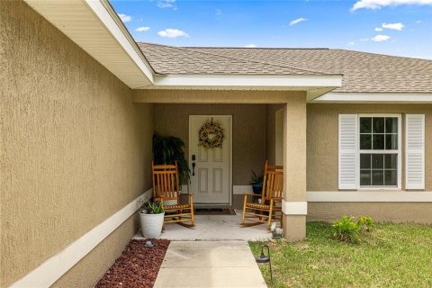 House in Ocklawaha, Florida 4 bedrooms, 162.76 sq.m. № 1911585 - photo 4