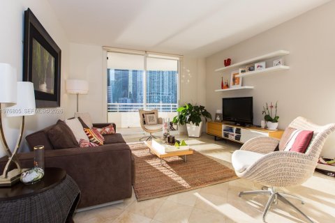 Condo in Miami, Florida, 2 bedrooms  № 2040586 - photo 7