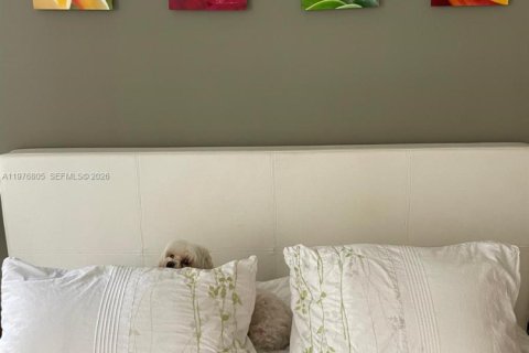 Condo in Miami, Florida, 2 bedrooms  № 2040586 - photo 8